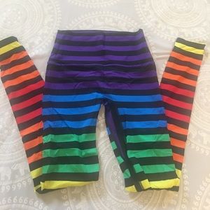 K-Deer Dana Stripe Full Length Leggings. Like New Condition. Size Medium.